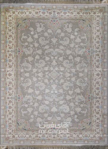 فرش ماشینی کلاسیک طرح آرنیکا نمونه 2 نقره ای - لایت 1500 شانه پلی استر-اکرلیک فرهی